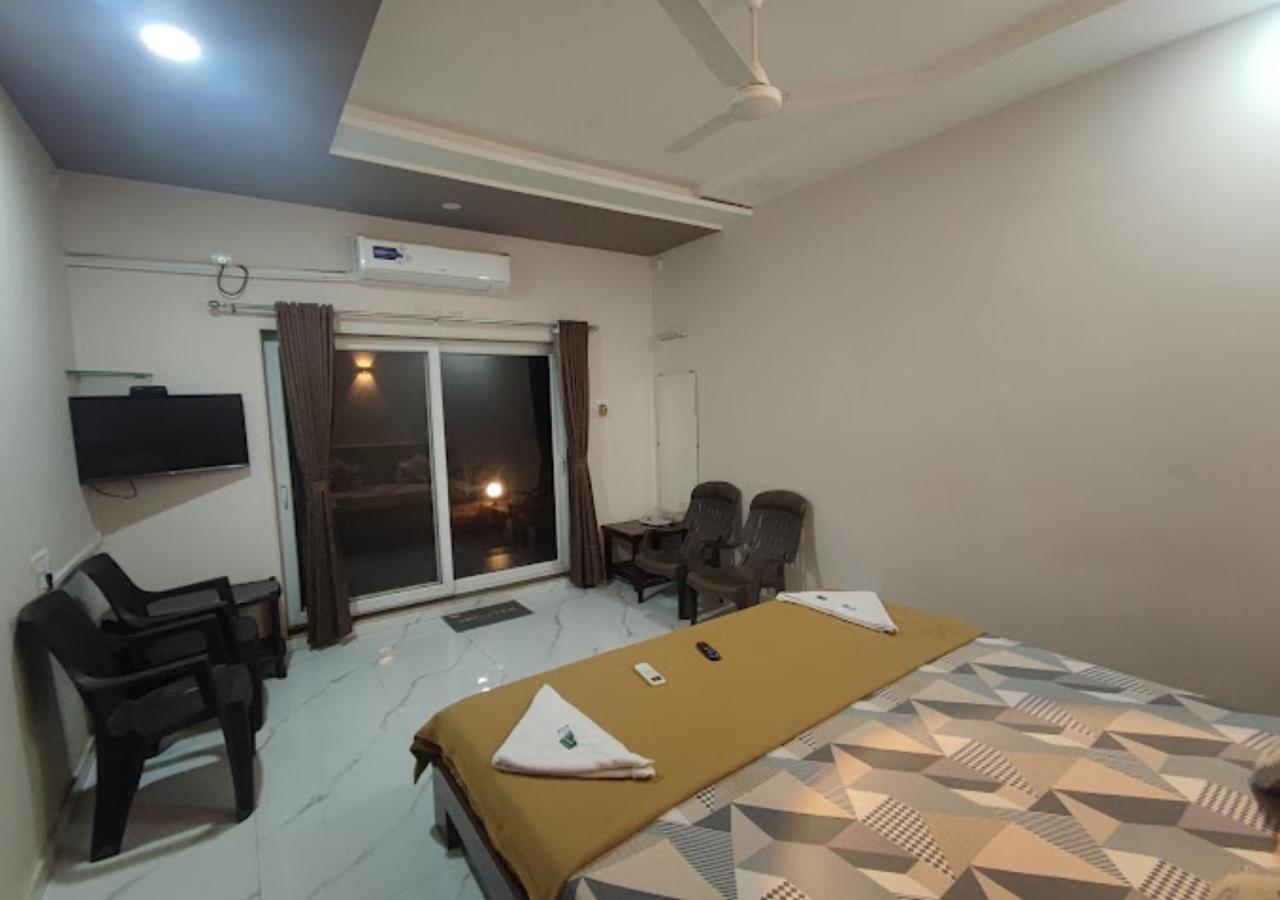 Sea King Beach Resort Ganpatipule Exterior foto